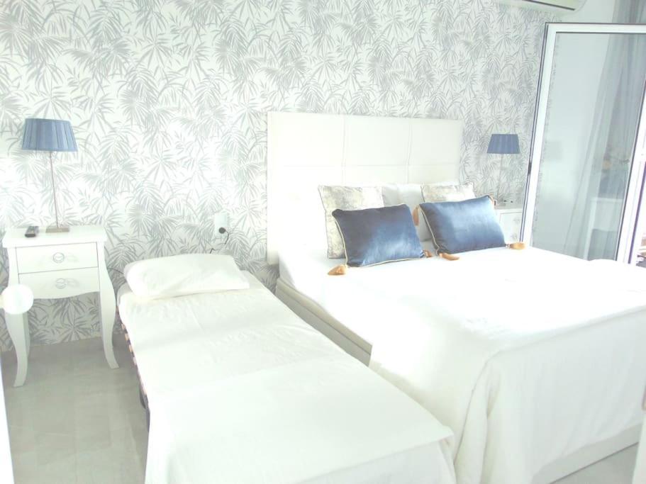 Lux. Frontbeach-Terrace. 5 Pools.Tv. 2 A.C.Netflix Benalmadena Ngoại thất bức ảnh