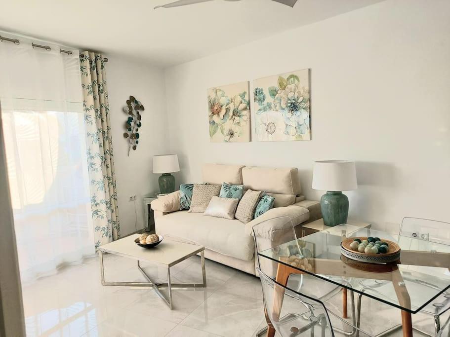 Lux. Frontbeach-Terrace. 5 Pools.Tv. 2 A.C.Netflix Benalmadena Ngoại thất bức ảnh